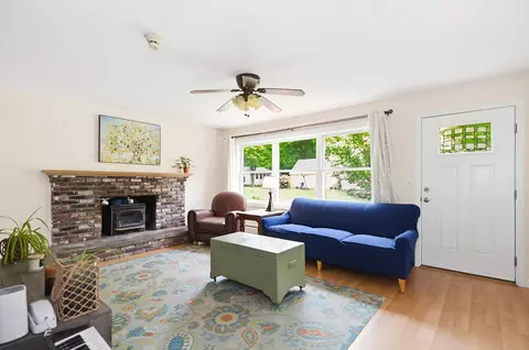 Living - 6 Ray Dr, Hooksett, NH 03106 photo 1 of 2