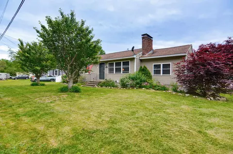 6 Ray Dr, Hooksett, NH 03106