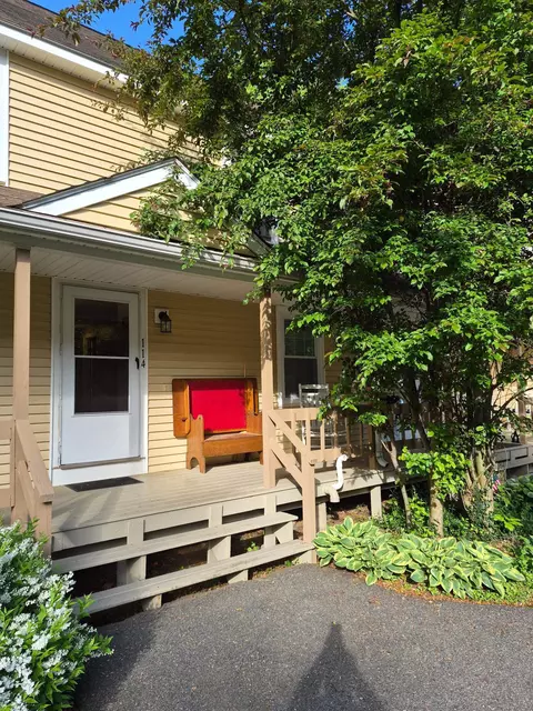 114 Winterwood Dr #114, Londonderry, NH 03053