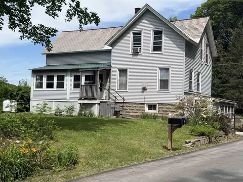 17 Mountain Rd, Hinsdale, NH 03451