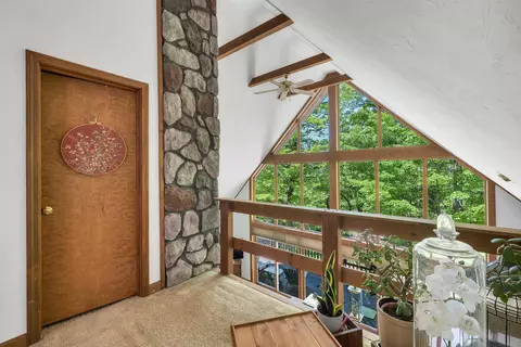 Entry Way - 155 Fox Run Rd, Stoddard, NH 03464 photo 4 of 4