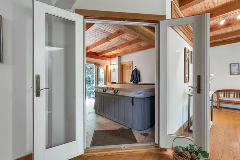 Entry Way - 155 Fox Run Rd, Stoddard, NH 03464 photo 3 of 4