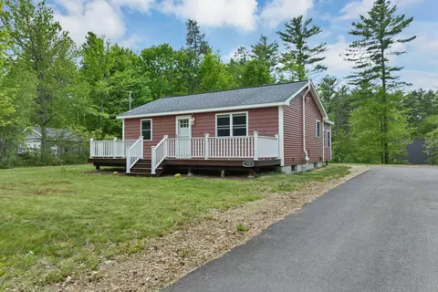 357 Robinhood Dr, Wakefield, NH 03872