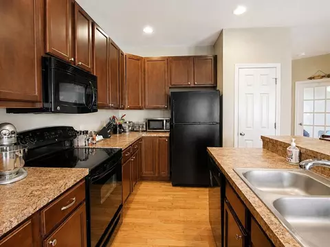 Kitchen - 31 Madison Dr, Williston, VT 05495 photo 2 of 2