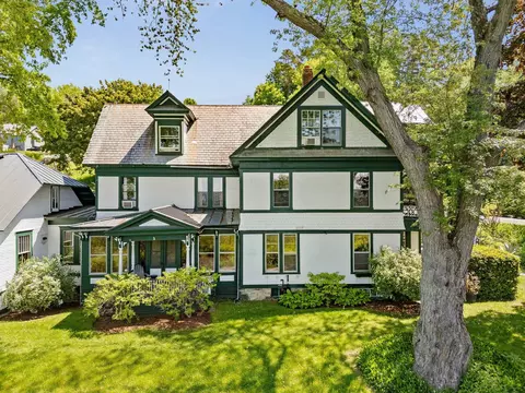 27 Inn Rd #3, Charlotte, VT 05445