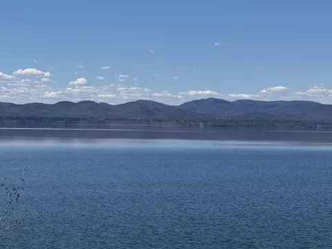 481 Hills Point Rd, Charlotte, VT 05445