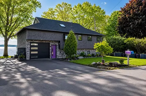 380 Lakewood Dr, Swanton, VT 05488
