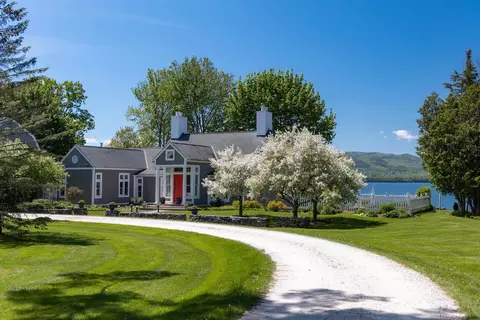 1462 Lake Rd, Panton, VT 05491