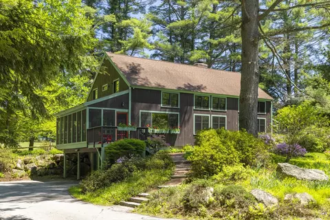 1526 South Rd, Hopkinton, NH 03229