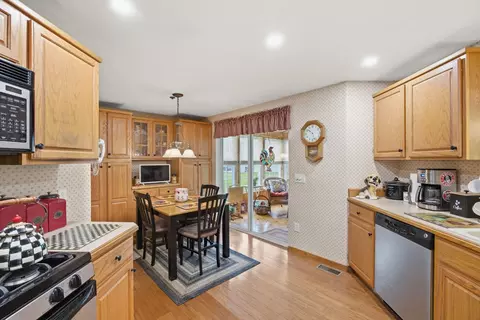 Kitchen - 33 Centerview Rd, Atkinson, NH 03811 photo 2 of 2