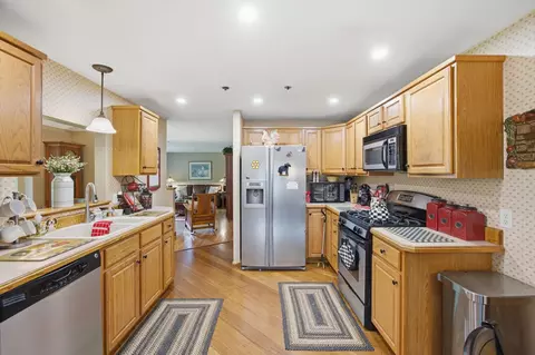 Kitchen - 33 Centerview Rd, Atkinson, NH 03811 photo 1 of 2