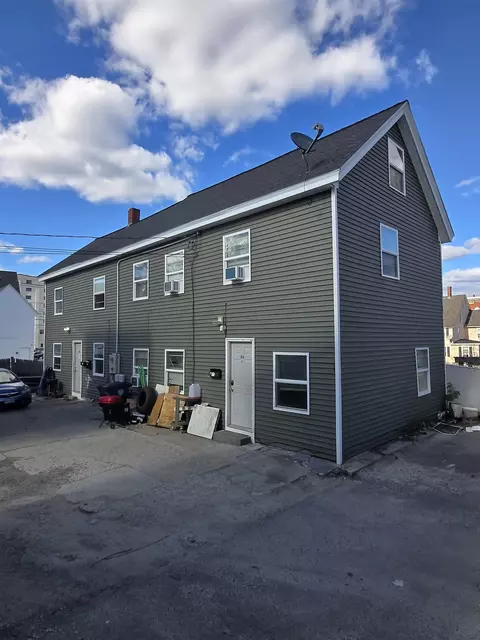 28-28 A Ash St, Nashua, NH 03060