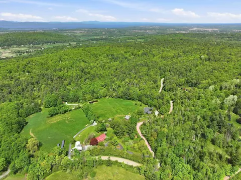 189 Shagbark Ln, Williston, VT 05495 photo 8