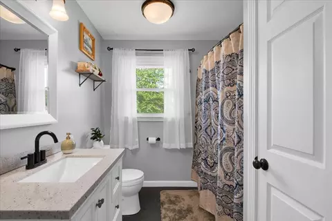 Bath - 91 Lapointe St, Winooski, VT 05404 photo 1 of 2