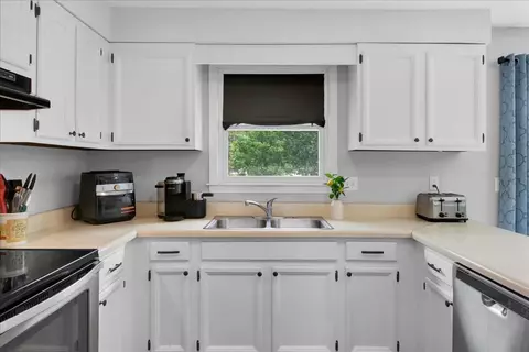 91 Lapointe St, Winooski, VT 05404 photo 21