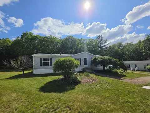 15 Country Ln, Fremont, NH 03044