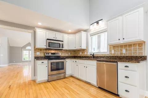 Kitchen - 38 Hampton Mdw, Hampton, NH 03842 photo 1 of 2