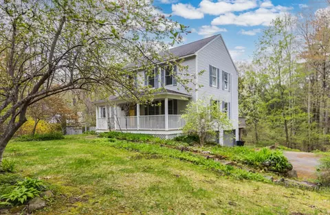 33 S Summer St, Nottingham, NH 03290