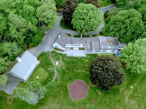 16 Storybrook Ln, Amherst, NH 03031