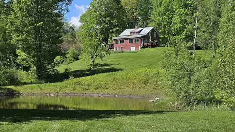 1610 North Rd, Newbury, VT 05051