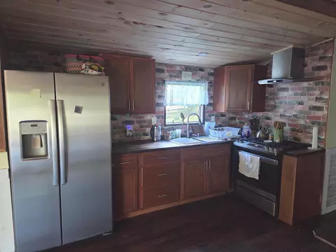 35 Reed Farm Rd, Newport, NH 03773