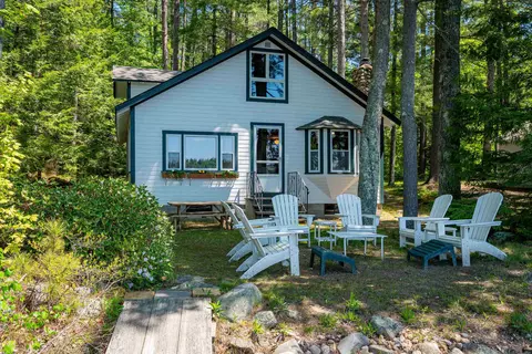 35 Oak Ave, Effingham, NH 03882