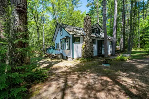 35 Oak Ave, Effingham, NH 03882