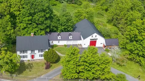 2 Raymond Rd, Deerfield, NH 03037