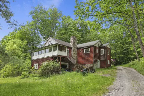 348 Center St, Pownal, VT 05261