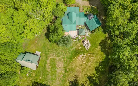 View/Area - 8 Twin Rocks Rd, Dover, VT 05356 photo 1 of 2
