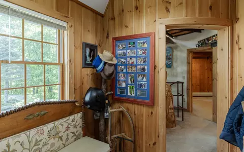 Entry Way - 8 Twin Rocks Rd, Dover, VT 05356 photo 2 of 12
