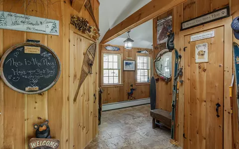 Entry Way - 8 Twin Rocks Rd, Dover, VT 05356 photo 5 of 12