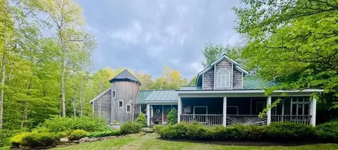 8 Twin Rocks Rd, Dover, VT 05356