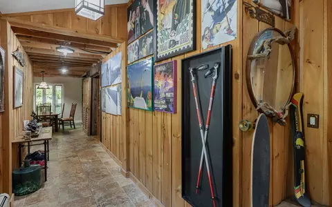 Entry Way - 8 Twin Rocks Rd, Dover, VT 05356 photo 4 of 12