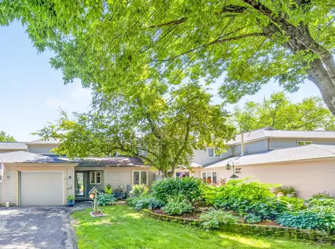 70 Walden Pond Dr, Nashua, NH 03064