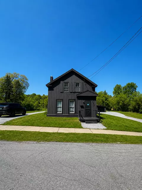 51 Carver St, Brandon, VT 05733
