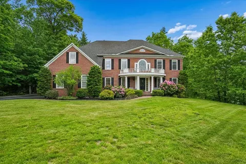 15 Mill Stone Ter, Bedford, NH 03110