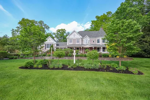 9 Olde Village Rd, Salem, NH 03079