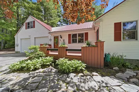 19 Deer St, Tilton, NH 03276
