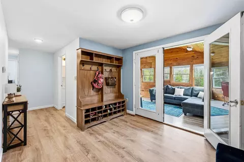 Entry Way - 21 Nutter Cir, Barnstead, NH 03225 photo 1 of 1