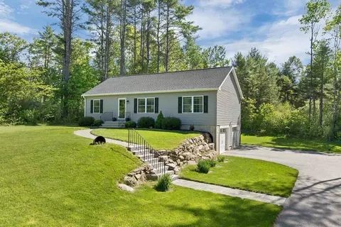 26 Brackett Ln, Northfield, NH 03276
