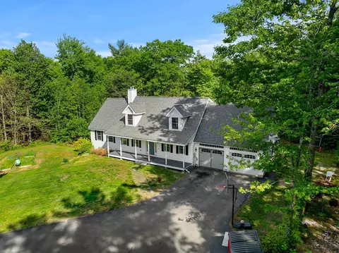 137 Hearthside Dr, Barrington, NH 03825