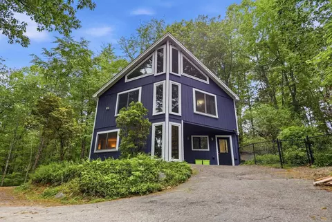 8 Orchard Dr, Durham, NH 03824