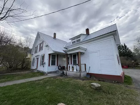 719 Hill St, Lyndonville, VT 05851