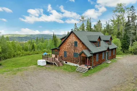 377 Titus Hill Rd, Colebrook, NH 03576