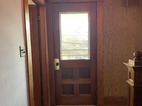 Entry Way - 88 Mill Hl, Barnet, VT 05821 photo 3 of 6