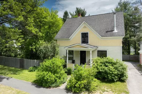 7 Academy Ave, Rockingham, VT 05154