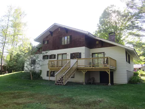 96 Stagecoach Dr, Newport, VT 05855