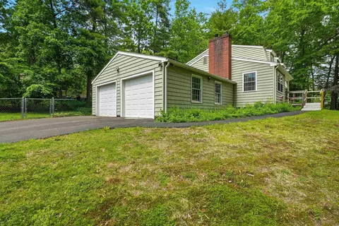 Exterior - 17 Rolling Ridge Rd, Windham, NH 03087 photo 2 of 13