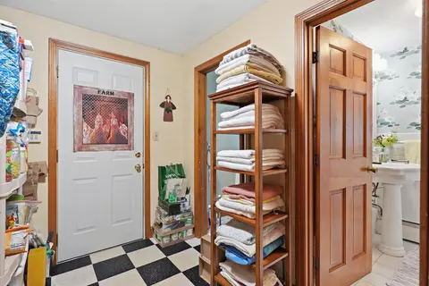 Entry Way - 17 Rolling Ridge Rd, Windham, NH 03087 photo 3 of 4